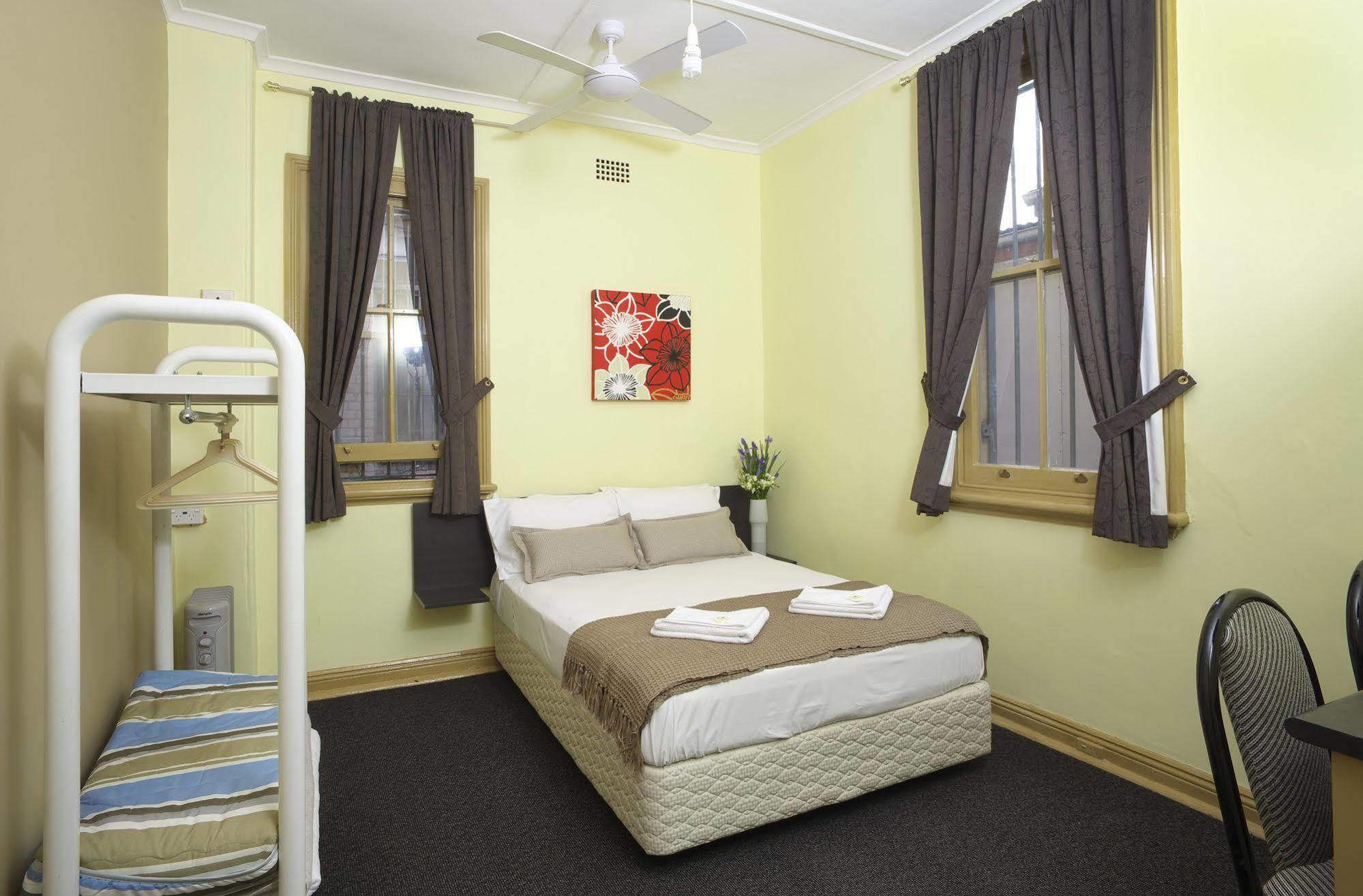 The George Street Hotel Sydney Bagian luar foto